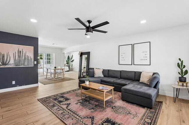 Photo - 7616 E 3rd St