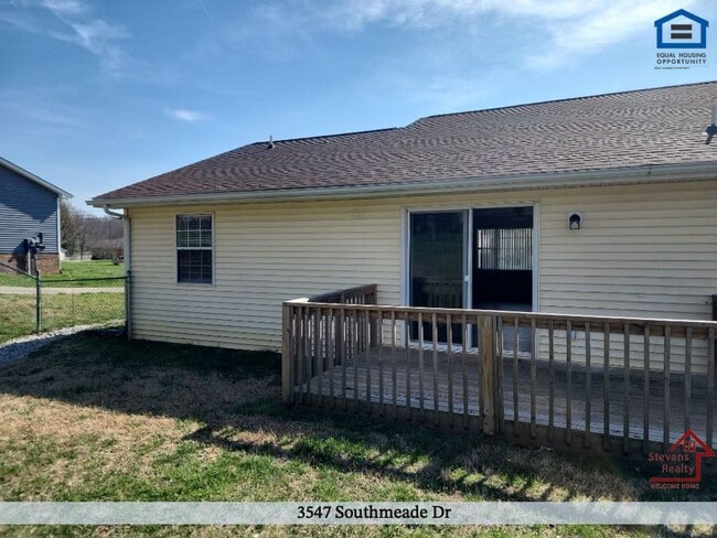 Photo - 3547 Southmeade Dr