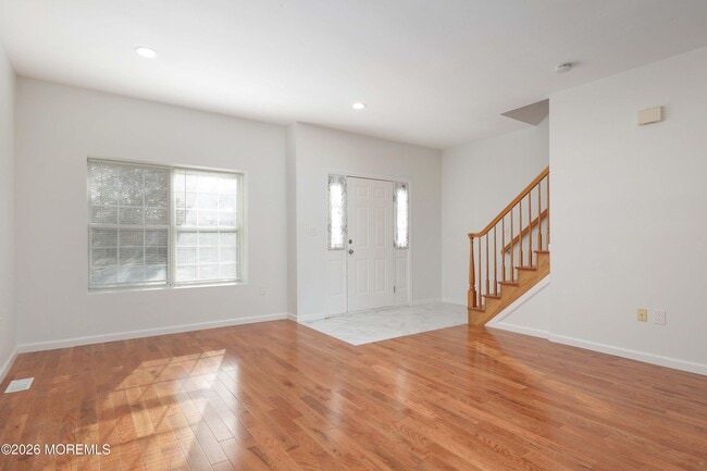 Photo - 154 Yarmouth Ct