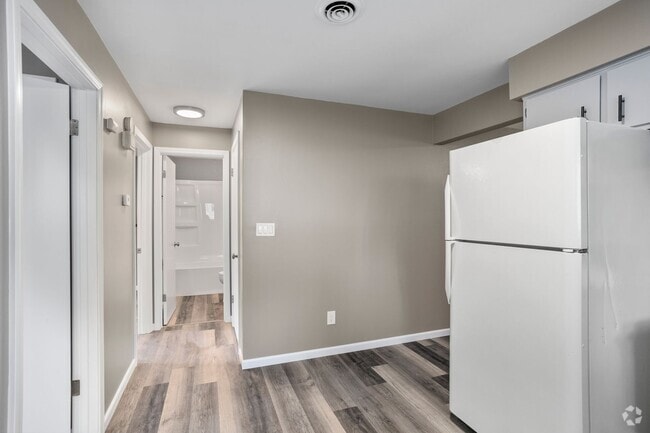Building Photo - 108 Irene St Unit Lower Rental