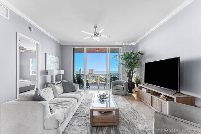 Building Photo - 2640 Lake Shore Dr Unit 2215