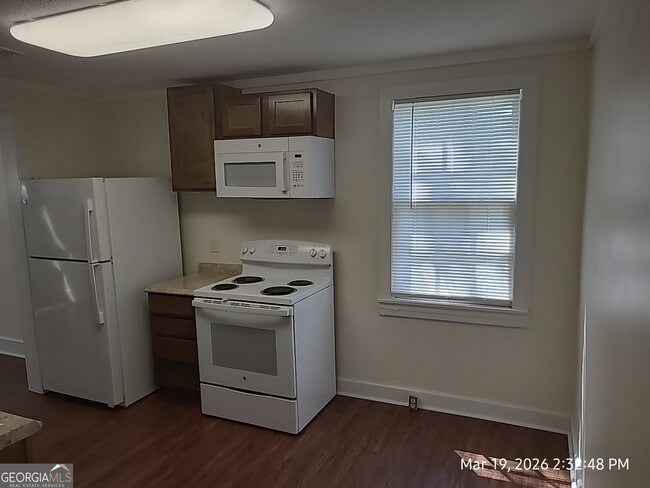 Photo - 802 W Moore St