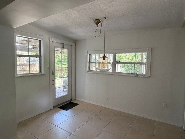 Photo - 1227 Country Club Dr