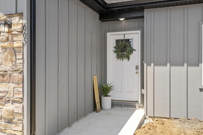 Photo - 655 E Forest St