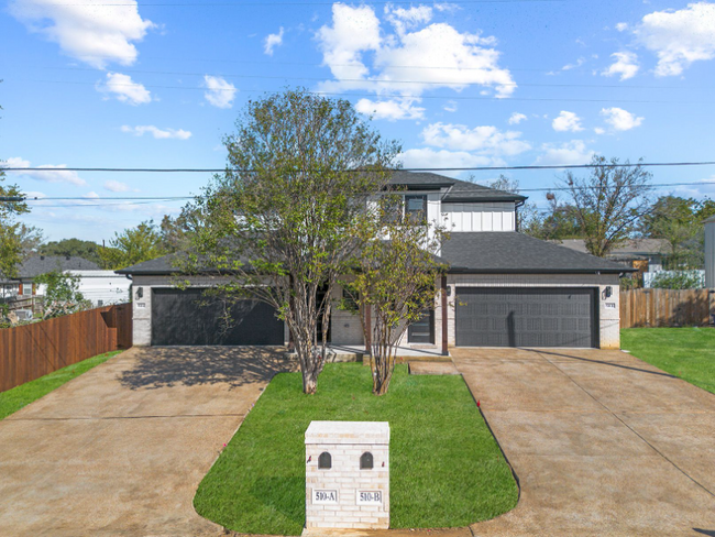 Photo - 510 W 4th St Townhome