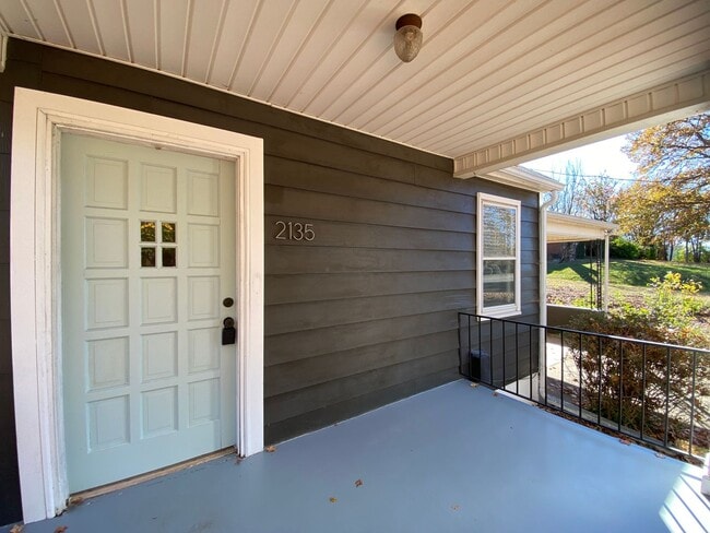 Photo - 2135 Griffith Rd