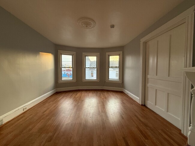 Building Photo - 642 William St Unit 2 Rental