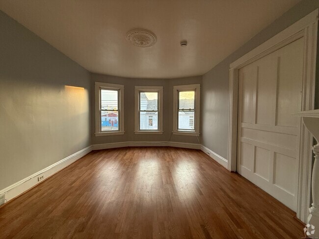 Building Photo - 642 William St Unit 2 Rental