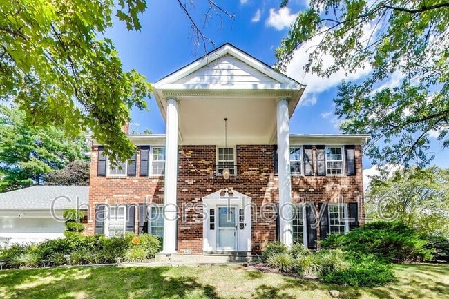 Building Photo - 1718 Crestview Dr