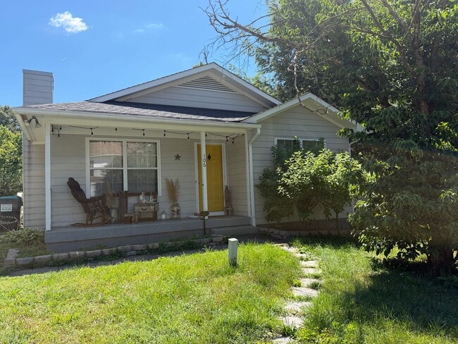 Photo - 106 Westwood Cir