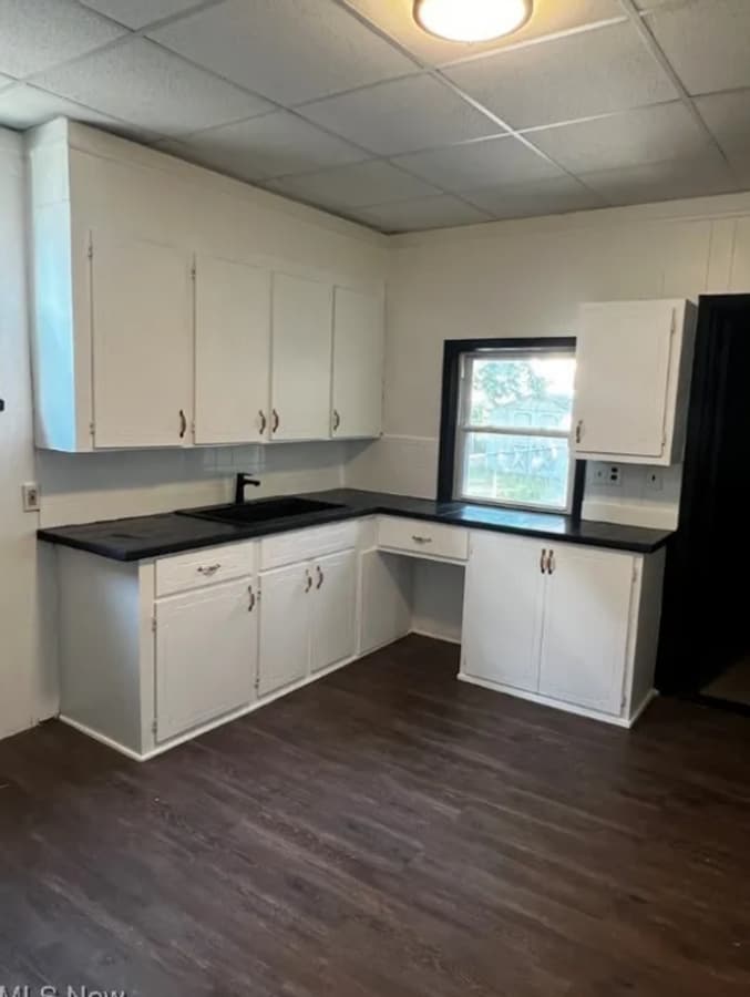 Spacious & Affordable 4-Bedroom Home - Carpet Floors and Pet Friendly - Spacious & Affordable 4-Bedroom Home - Carpet Floors and Pet Friendly