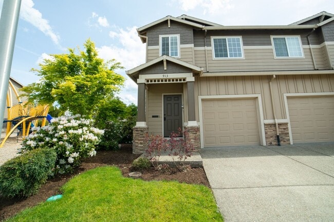 Photo - Newer Construction Townhome in Canby