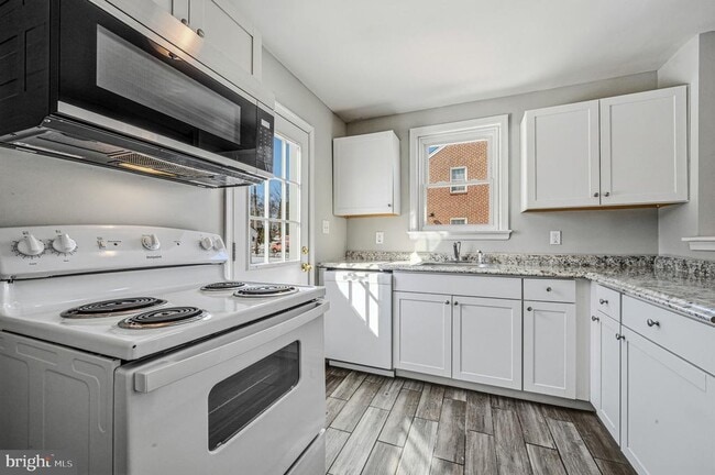 Photo - 816 Washington St