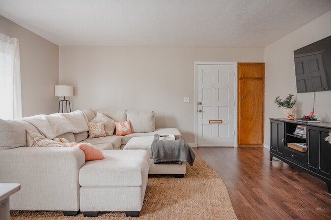 Photo - 340 Moss St Unit C-13