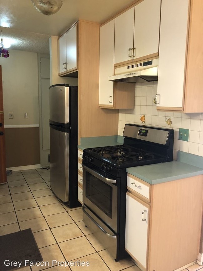 Photo - 4855 Cole St