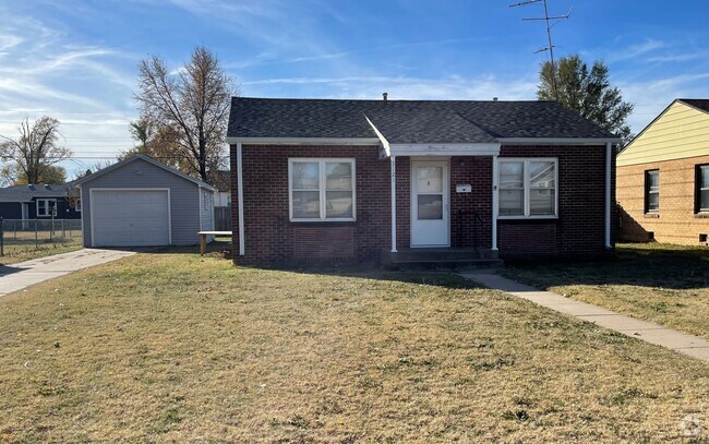 Building Photo - 2 Bedroom, 1 Bathroom House