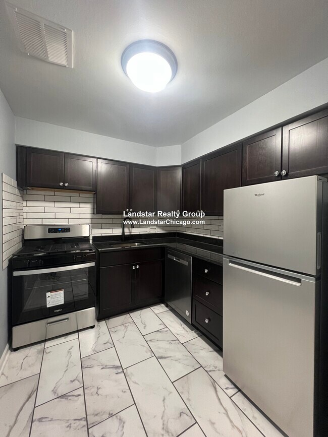 Photo - 1523 W Morse Ave Unit 1