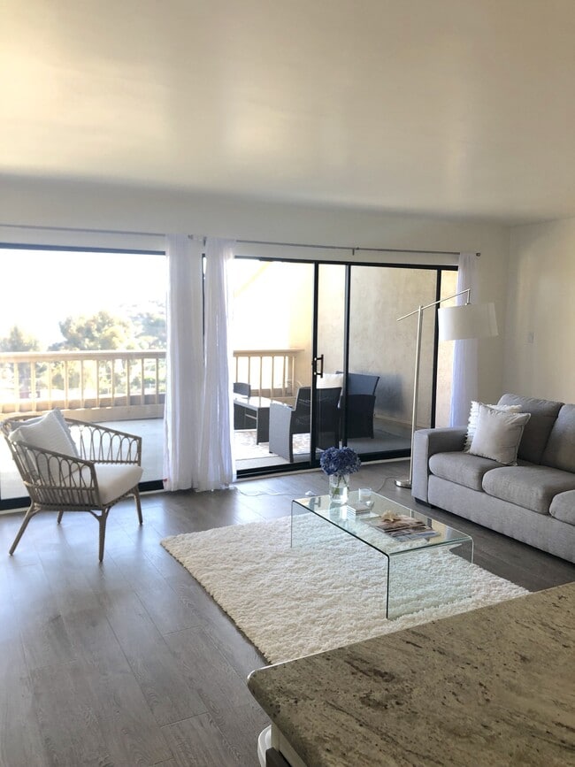 Photo - 23914 De Ville Way