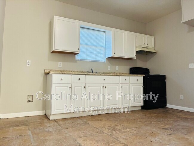 Photo - 110 N Webb St