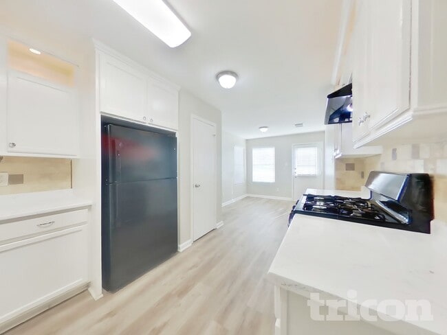 Photo - 614 Harpswell Ln