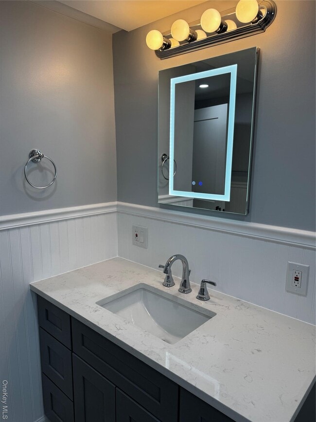 Photo - 8064 Albany Post Rd