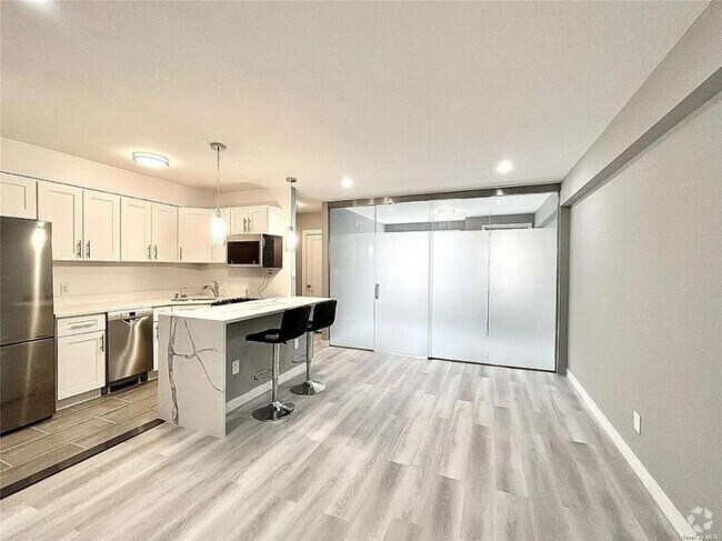 Building Photo - 1 bedroom in NEW YORK NY 10011 Unit 2Q Rental