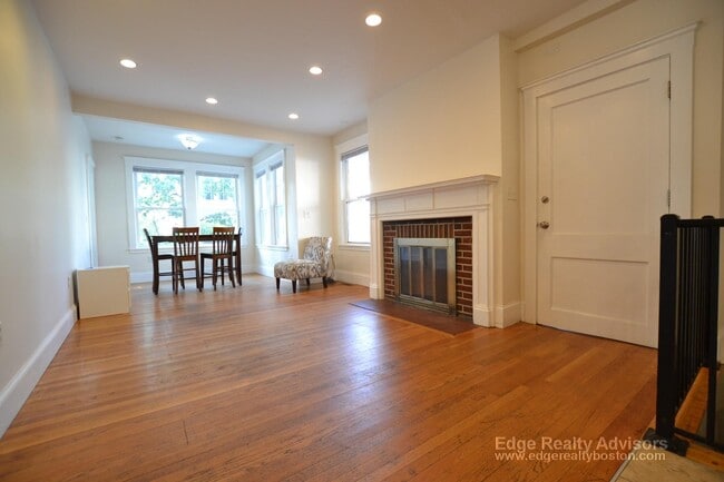 Building Photo - 45 Radnor Rd Rental