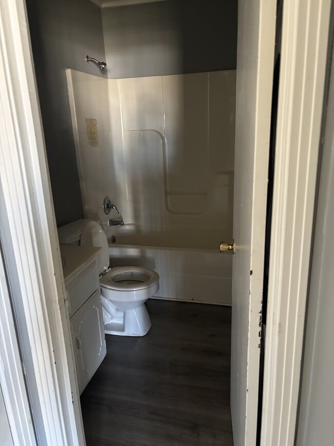 384 Moore St Unit 1