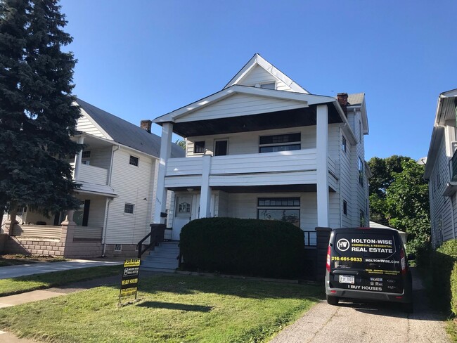 Building Photo - 9613 Sladden Ave Unit 9613 Sladden Avenue Down