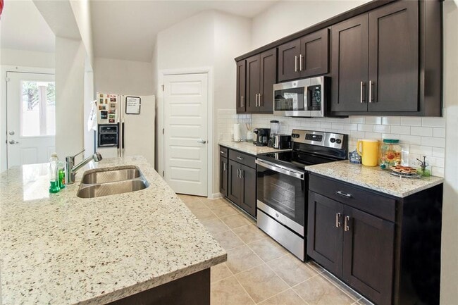 Photo - 21102 Niagara Cove