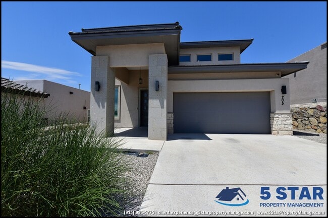 Photo - 205 Anglesy Pl Casa