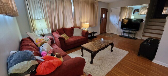 Photo - 117 N Brookfield Rd