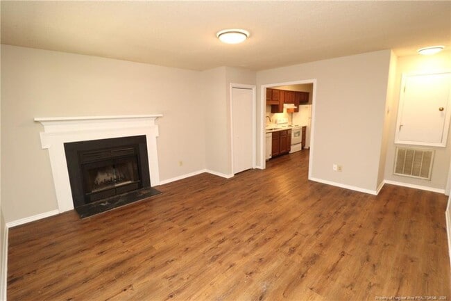 3905 Lexington Dr