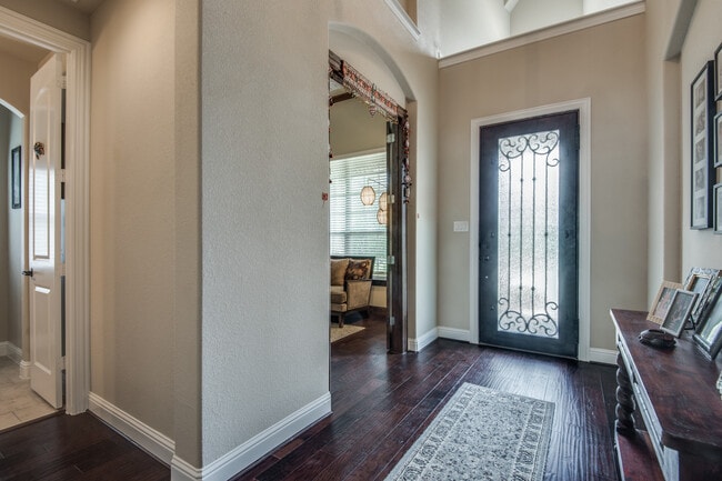 Photo - 2824 Earl Dr