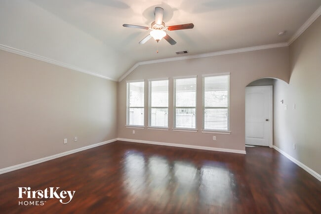 Photo - 3024 Golden Current Ln