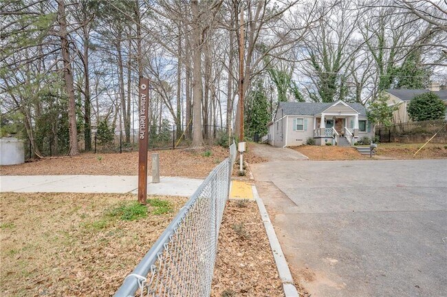 Photo - 1181 Fenwood St SW