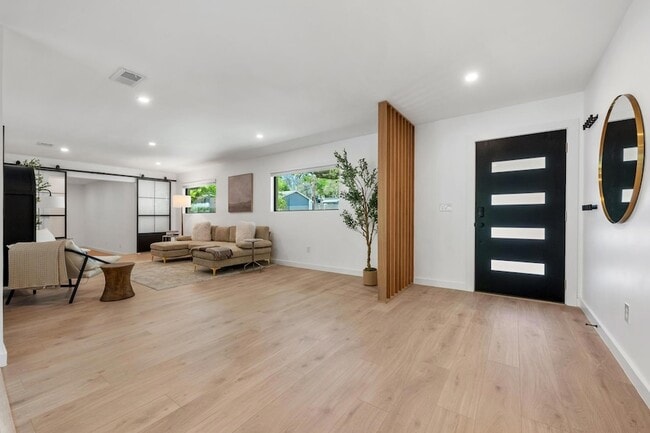 Photo - 2607 Pembrook Trail