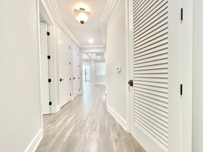 Building Photo - 10270 Almayo Avenue Rental