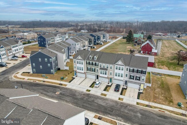 Photo - 345 Andrew Ct