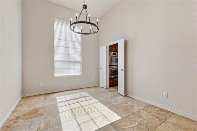 Photo - 1328 Burnett Rd