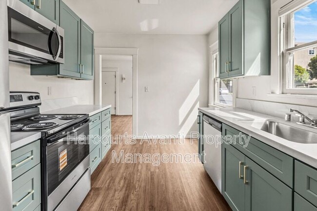 Photo - 915 Civic Center Dr