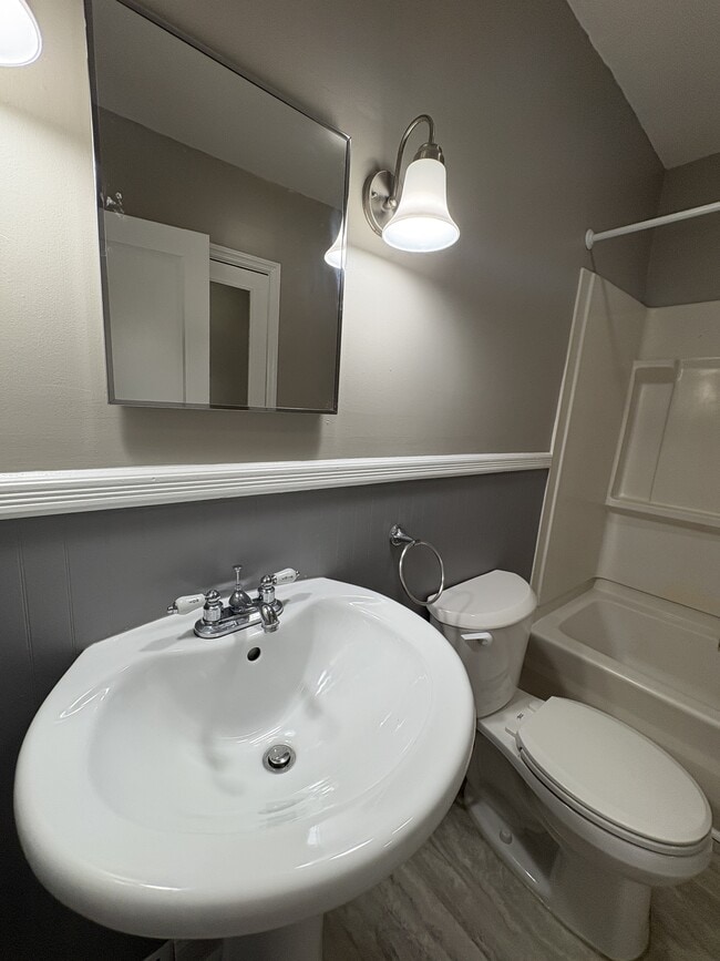 Photo - 228 Phillips Ave