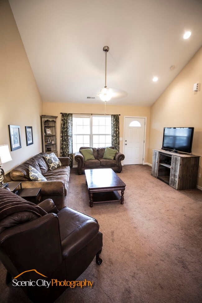 Photo - 1914 Dupont St