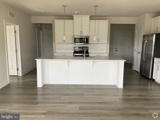 Building Photo - 12880 Mosaic Pk Wy Unit 1-N Rental