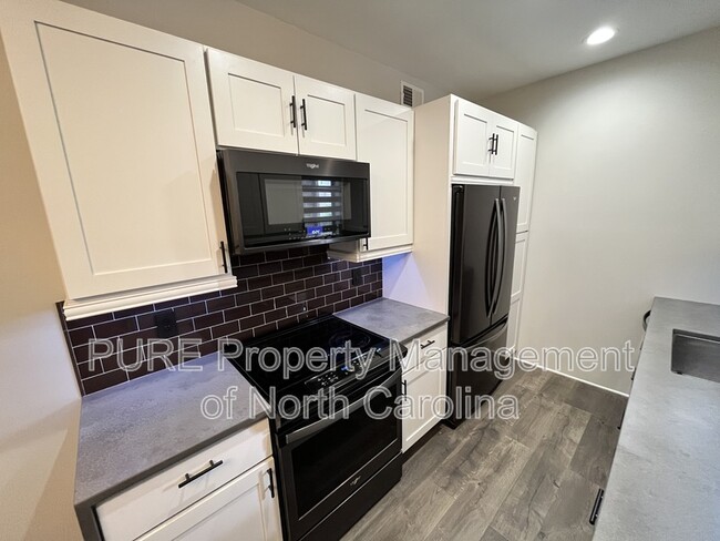 Photo - 224 N Poplar St Unidad #11 Rental