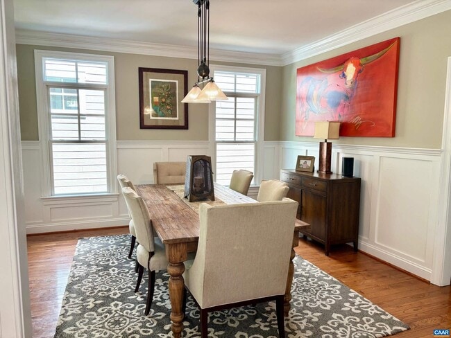 Photo - 270 Claremont Lane