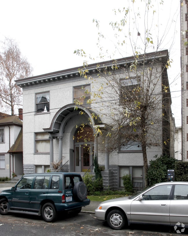 Photo - Luna Mia Co-Living Studios