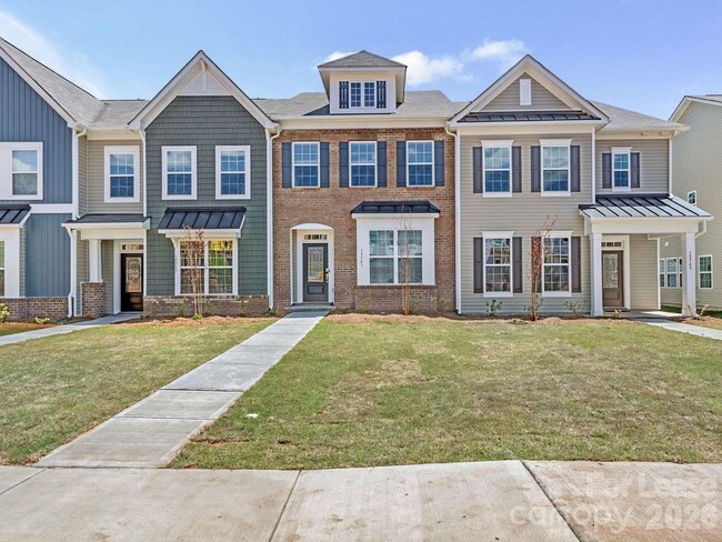 Building Photo - 15741 Country House St
