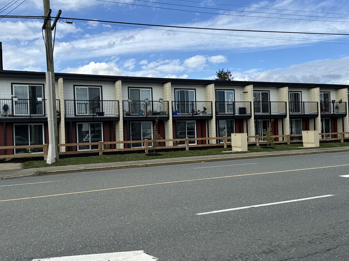 Photo - 1500 Dogwood St