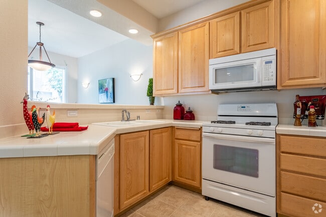 3BR, 2.5BA - 1,327 SF